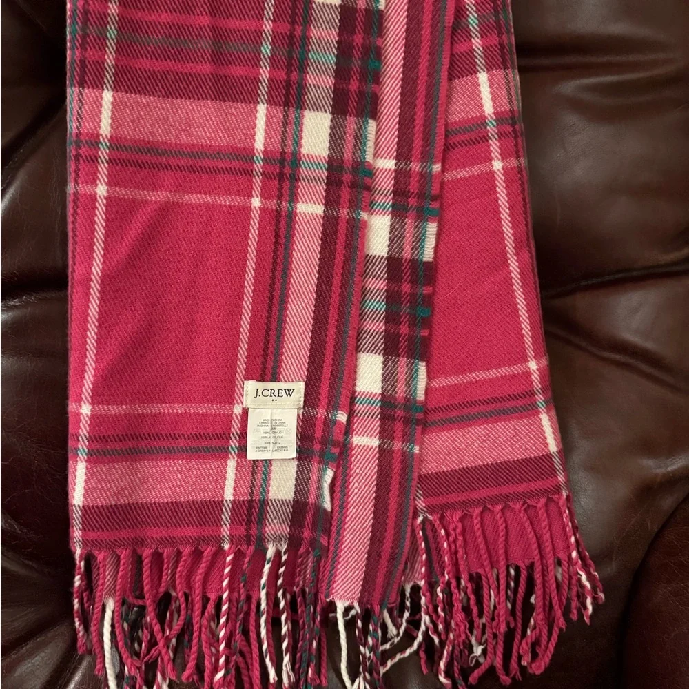J Crew pink and green plaid scarf. Like new 25”x80”
Warm. Soft and pretty - Picture 3 of 5